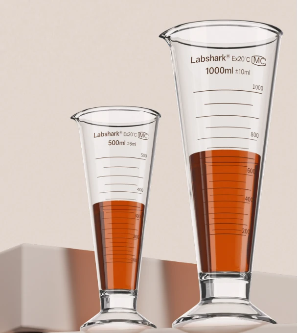 Glass Triangular Measuring Cup2